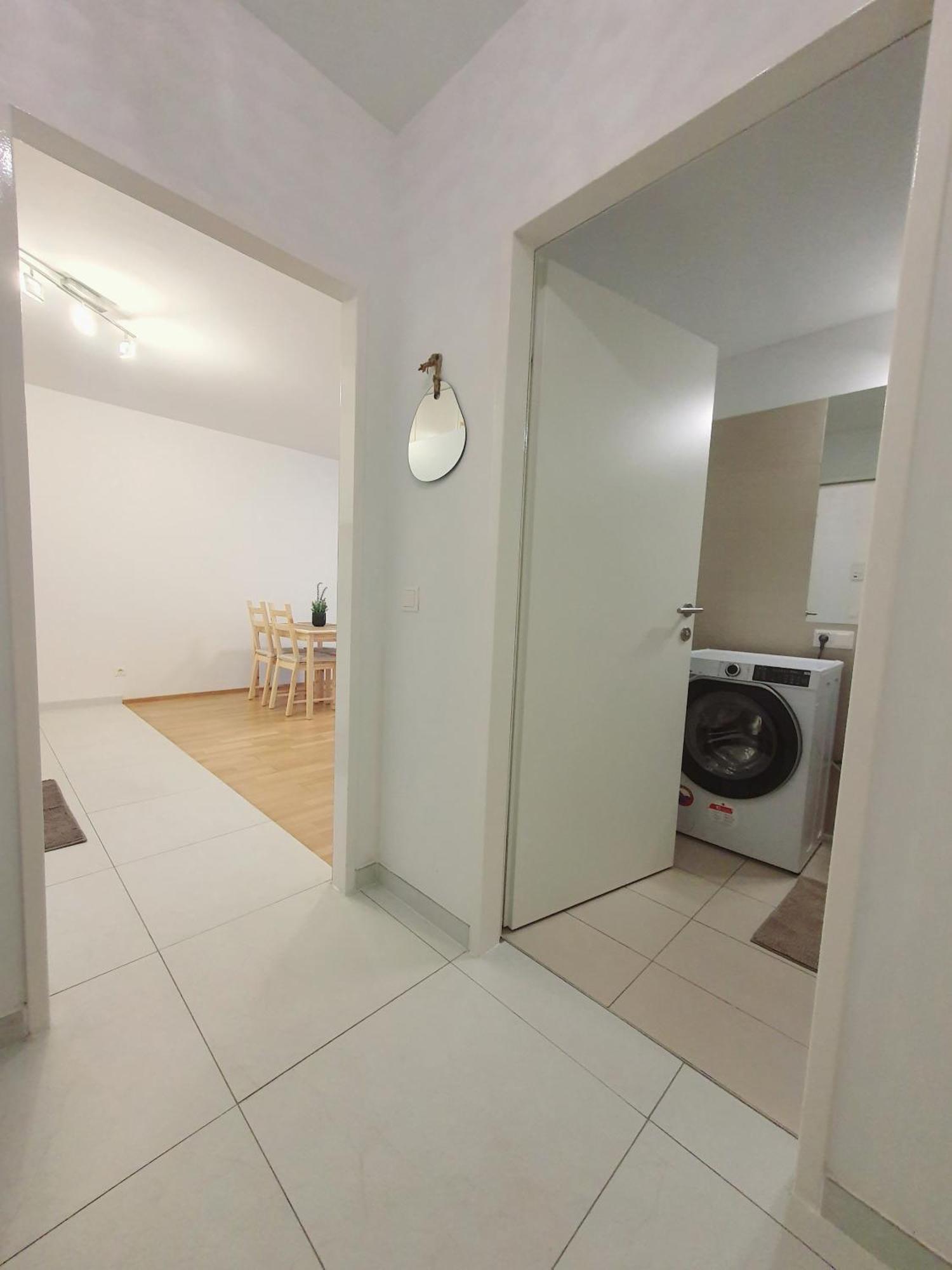 Near Lake One Bedroom Cute Apartment Vienna Luaran gambar